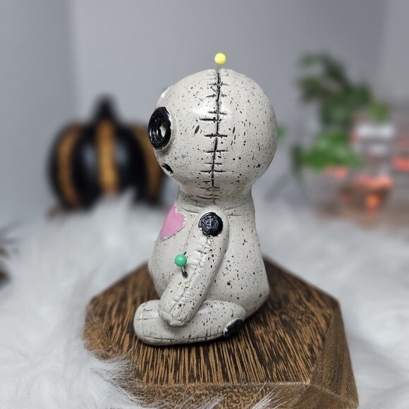 Voodoo Pin Doll Original Incense Cone Burner Holder Smokes from Eyes Cursed Rag - Picture 11 of 12